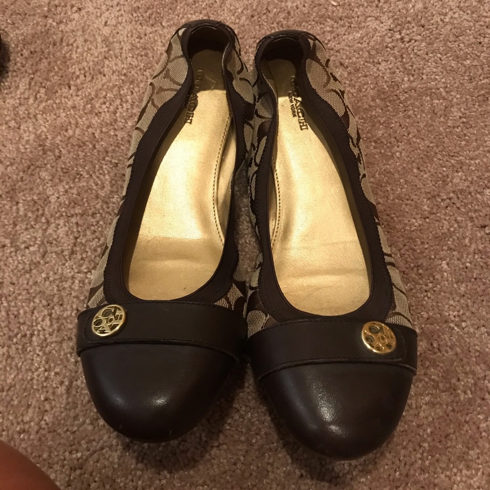 Cute Coach flats !